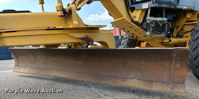 image for item DO1730 2002 John Deere 770CH motor grader