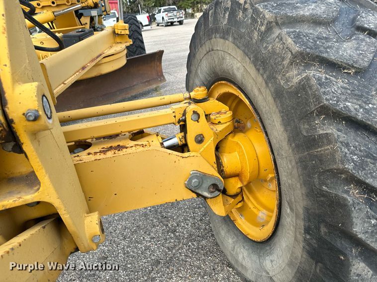 image for item DO1730 2002 John Deere 770CH motor grader