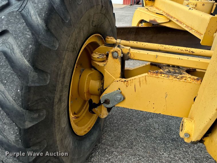 image for item DO1730 2002 John Deere 770CH motor grader