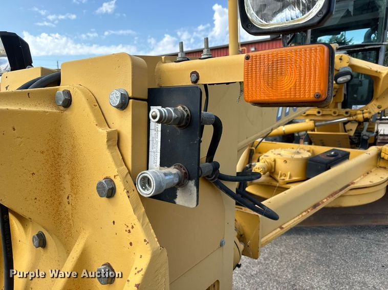 image for item DO1730 2002 John Deere 770CH motor grader