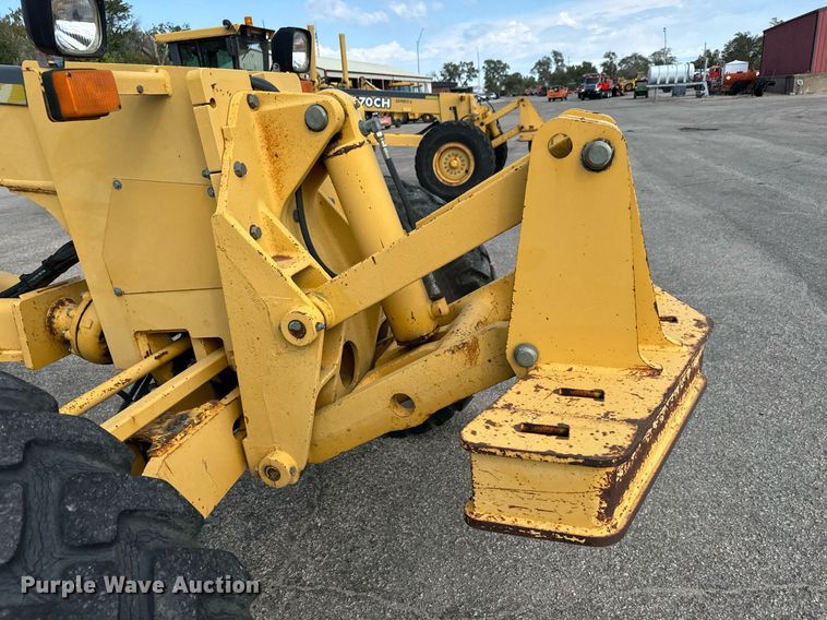 image for item DO1730 2002 John Deere 770CH motor grader