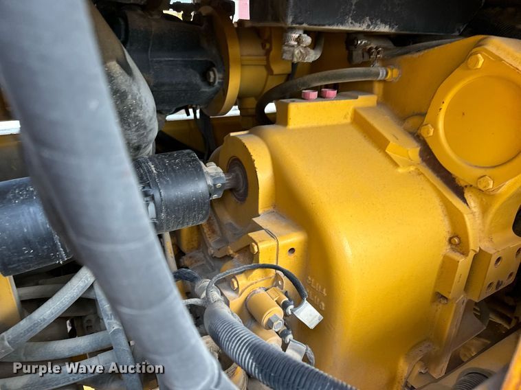 image for item DO1730 2002 John Deere 770CH motor grader