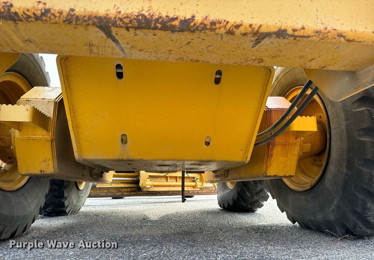 image for item DO1730 2002 John Deere 770CH motor grader