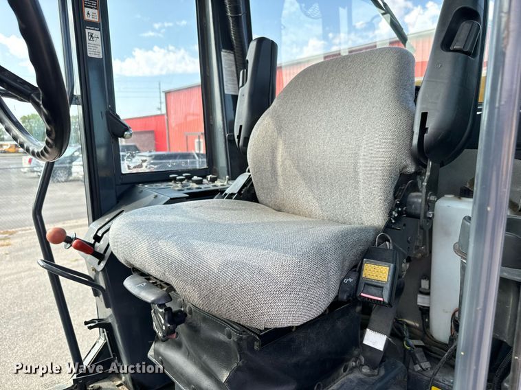 image for item DO1730 2002 John Deere 770CH motor grader