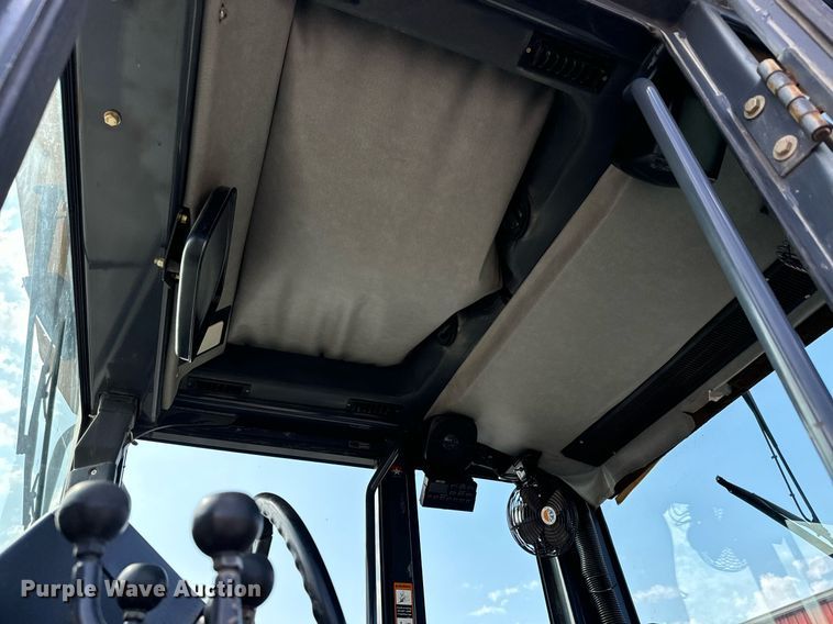 image for item DO1730 2002 John Deere 770CH motor grader