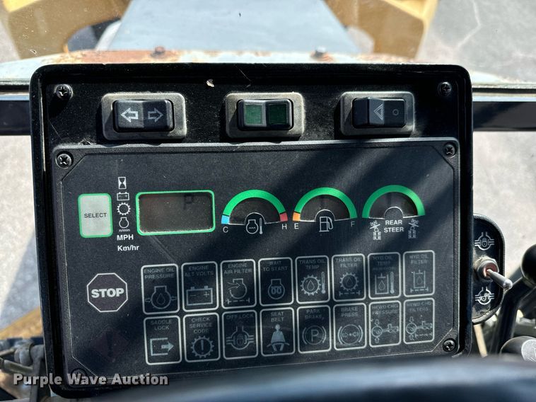 image for item DO1730 2002 John Deere 770CH motor grader