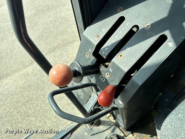 image for item DO1730 2002 John Deere 770CH motor grader