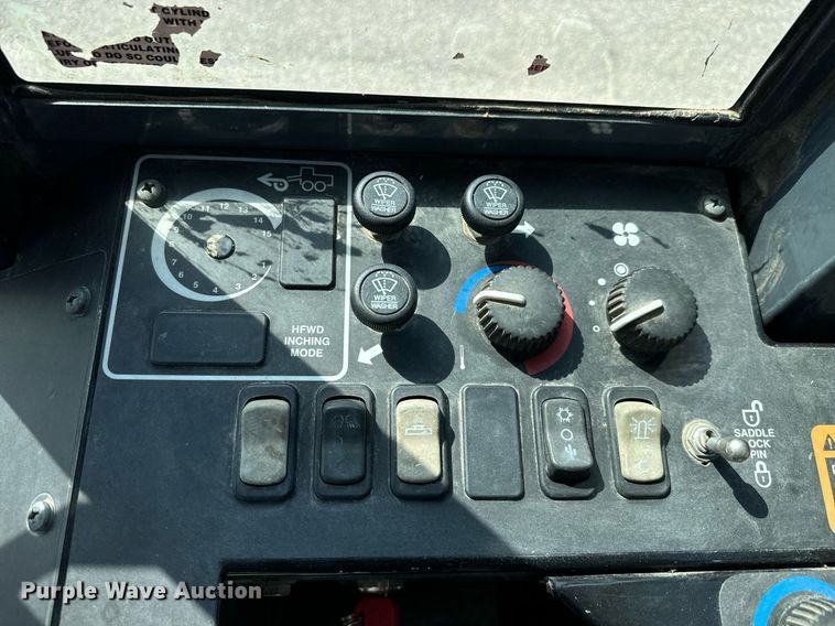 image for item DO1730 2002 John Deere 770CH motor grader