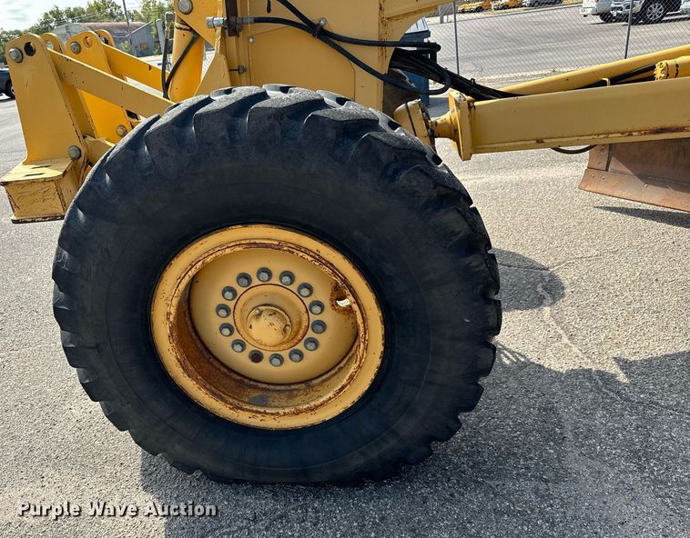 image for item DO1730 2002 John Deere 770CH motor grader