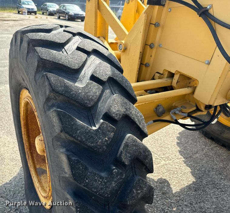 image for item DO1730 2002 John Deere 770CH motor grader