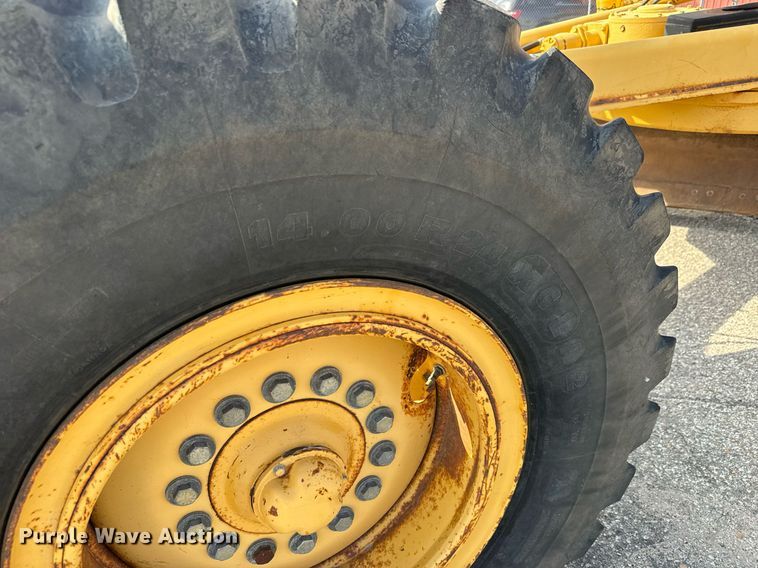 image for item DO1730 2002 John Deere 770CH motor grader