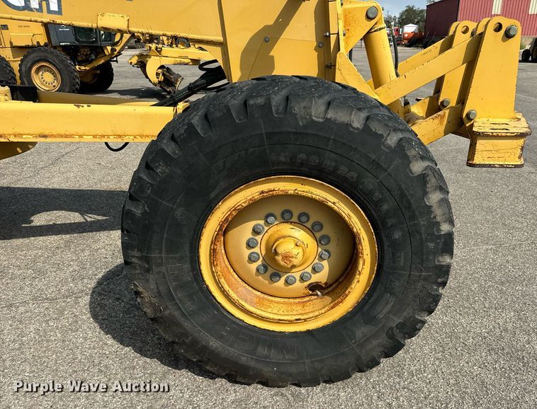 image for item DO1730 2002 John Deere 770CH motor grader