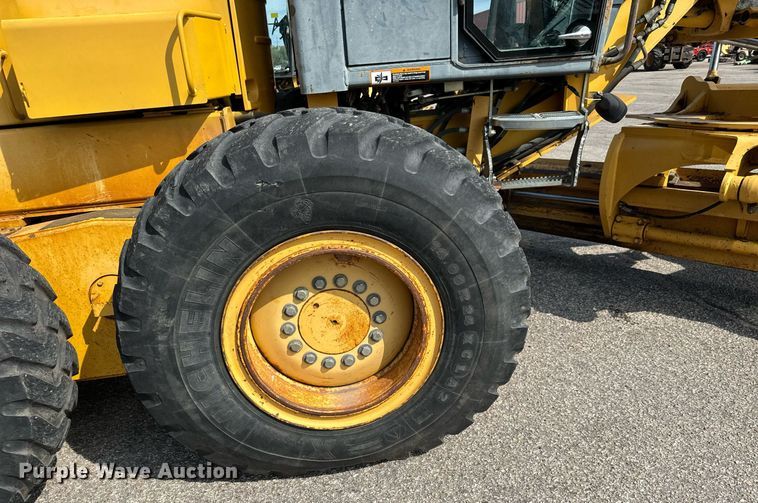 image for item DO1730 2002 John Deere 770CH motor grader