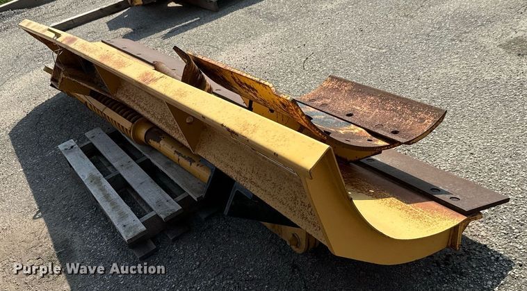 image for item DO1730 2002 John Deere 770CH motor grader