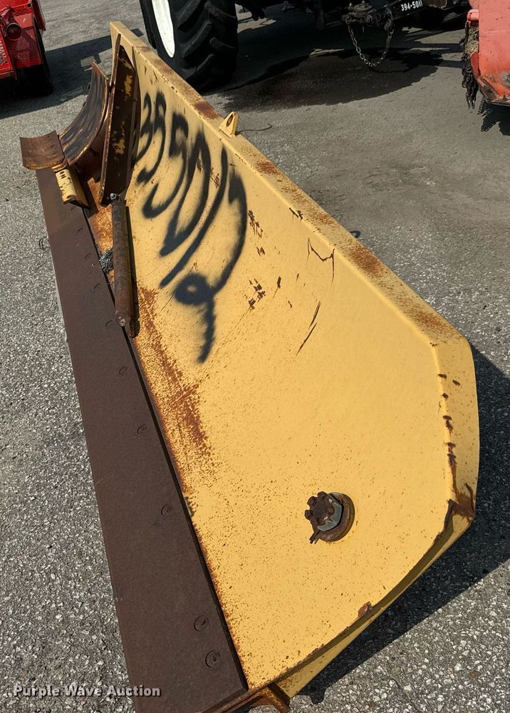 image for item DO1730 2002 John Deere 770CH motor grader