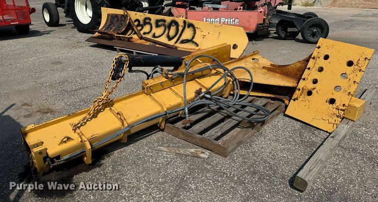 image for item DO1730 2002 John Deere 770CH motor grader