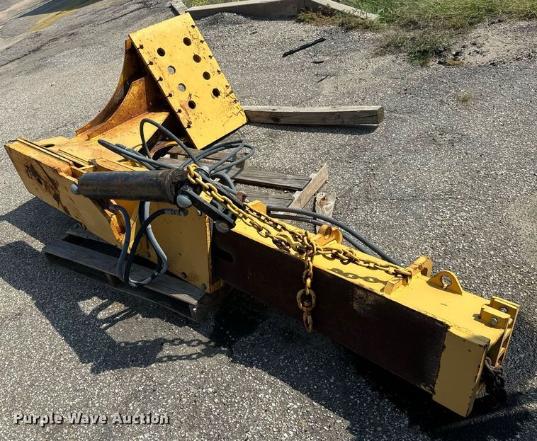 image for item DO1730 2002 John Deere 770CH motor grader