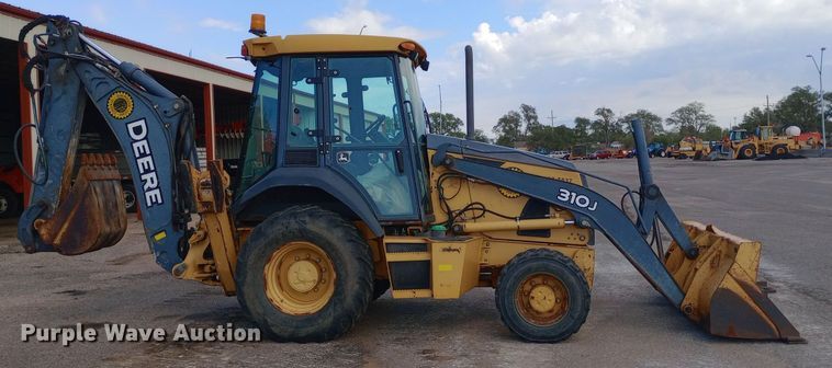image for item DO1735 2008 John Deere 310J backhoe