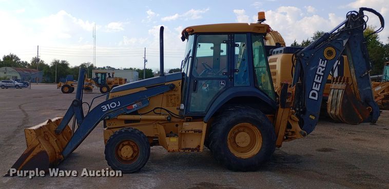 image for item DO1735 2008 John Deere 310J backhoe