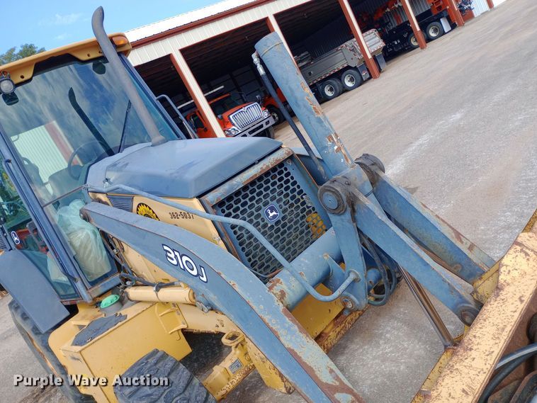 image for item DO1735 2008 John Deere 310J backhoe