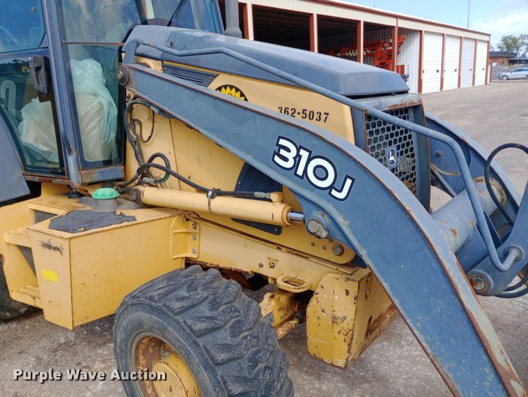 image for item DO1735 2008 John Deere 310J backhoe