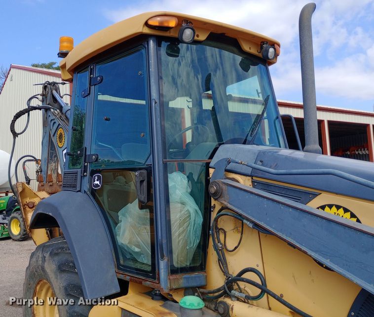 image for item DO1735 2008 John Deere 310J backhoe