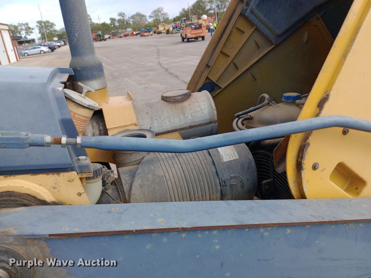 image for item DO1735 2008 John Deere 310J backhoe