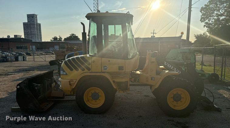 image for item DV2770 2005 Volvo L30B wheel loader