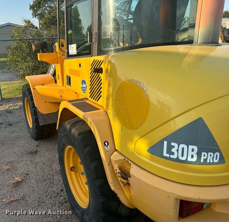 image for item DV2770 2005 Volvo L30B wheel loader