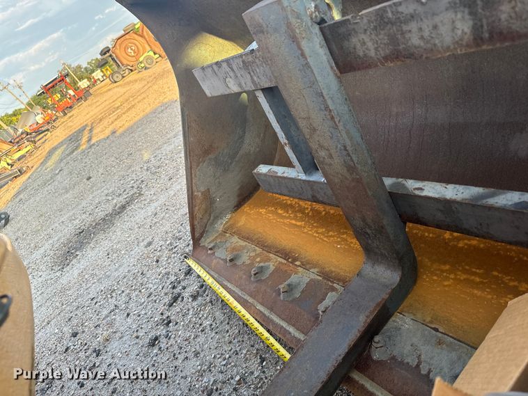 image for item DV2770 2005 Volvo L30B wheel loader