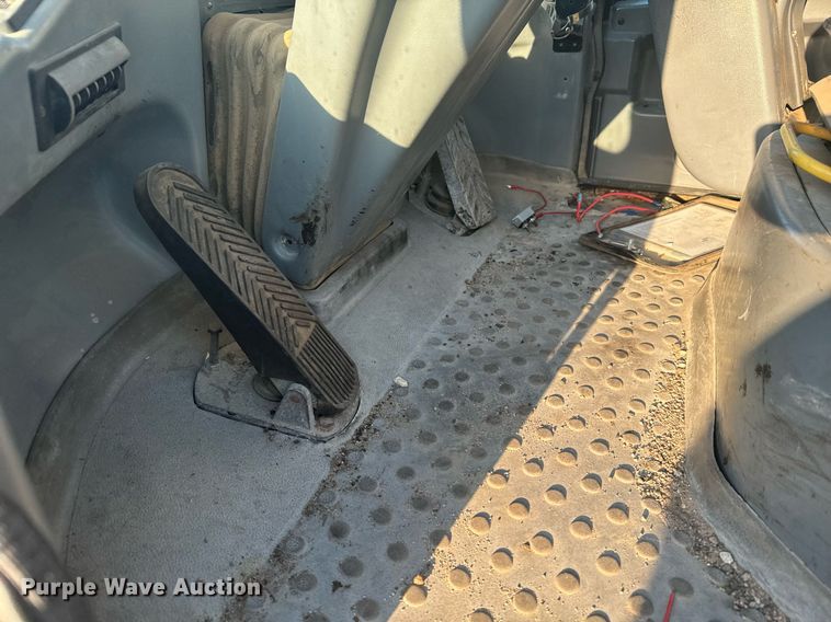 image for item DV2770 2005 Volvo L30B wheel loader