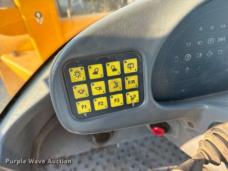 image for item DV2770 2005 Volvo L30B wheel loader