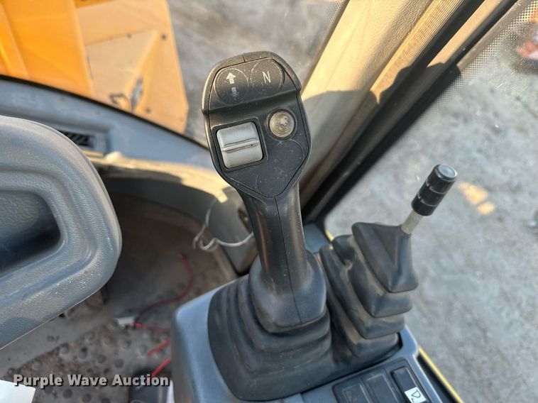 image for item DV2770 2005 Volvo L30B wheel loader