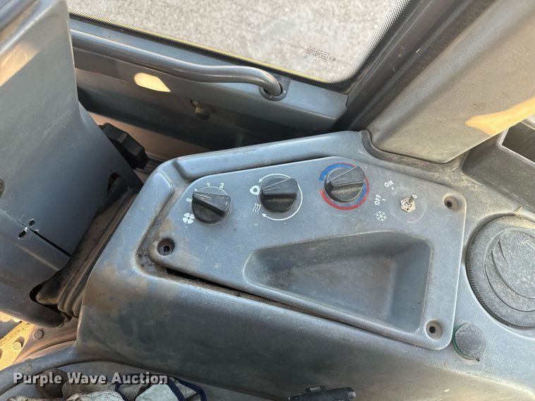 image for item DV2770 2005 Volvo L30B wheel loader