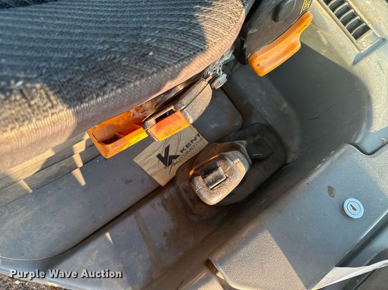 image for item DV2770 2005 Volvo L30B wheel loader