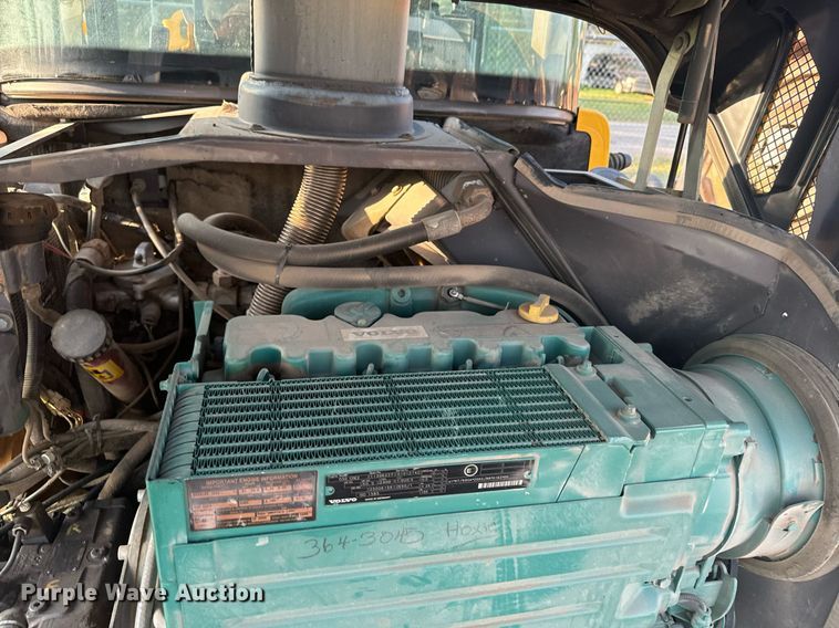 image for item DV2770 2005 Volvo L30B wheel loader