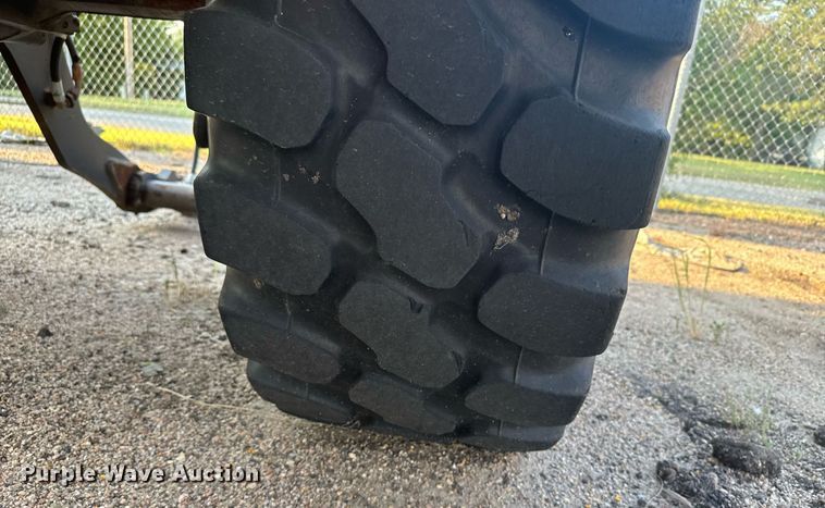 image for item DV2770 2005 Volvo L30B wheel loader