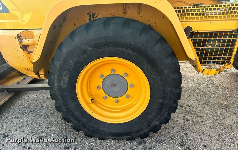 image for item DV2770 2005 Volvo L30B wheel loader