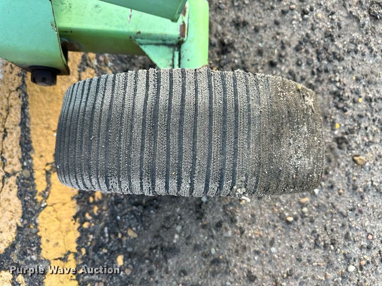 image for item DV2775 2006 Schulte XH1000 Series 2 rotary mower