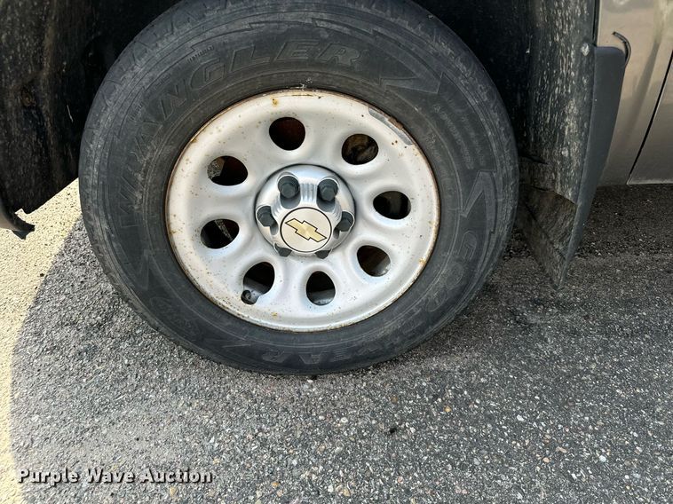 image for item DV2785 2012 Chevrolet Silverado 1500 pickup truck