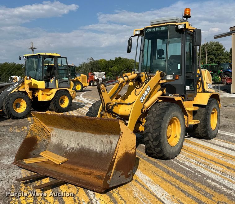 image for item DV2787 2003 John Deere 304H wheel loader
