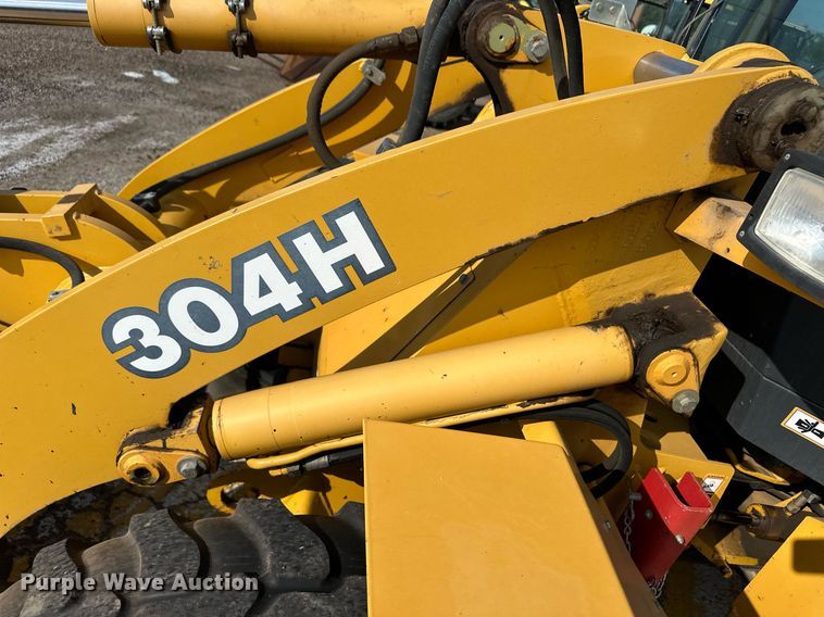 image for item DV2787 2003 John Deere 304H wheel loader