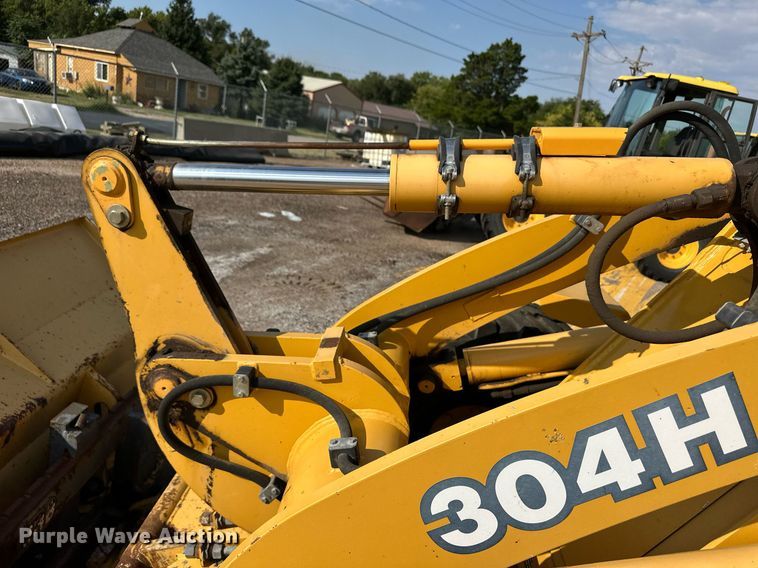 image for item DV2787 2003 John Deere 304H wheel loader