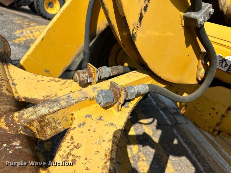 image for item DV2787 2003 John Deere 304H wheel loader