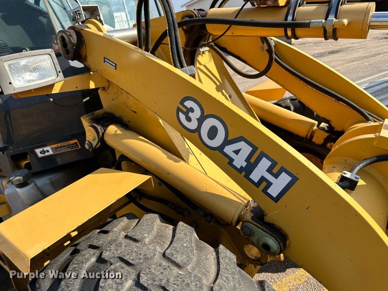 image for item DV2787 2003 John Deere 304H wheel loader
