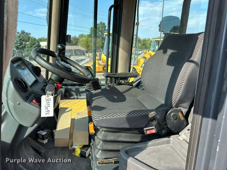 image for item DV2787 2003 John Deere 304H wheel loader