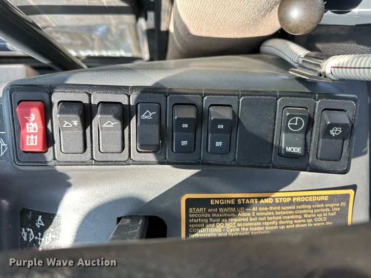 image for item DV2787 2003 John Deere 304H wheel loader