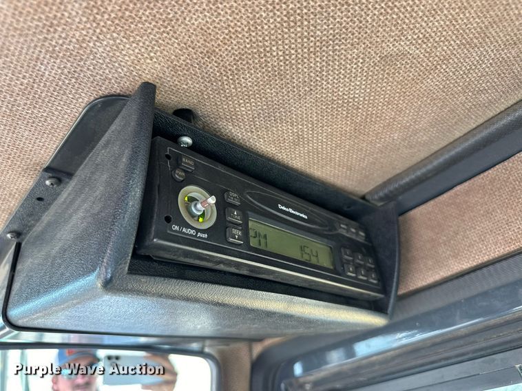 image for item DV2787 2003 John Deere 304H wheel loader