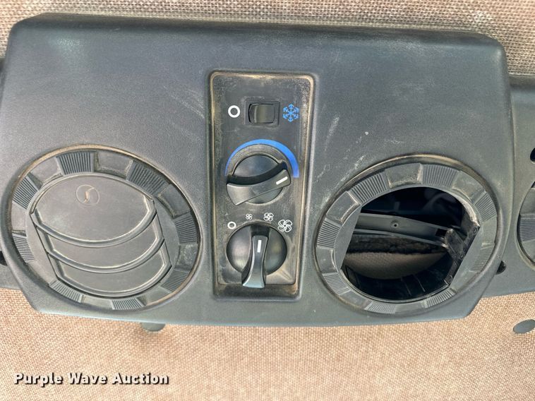 image for item DV2787 2003 John Deere 304H wheel loader