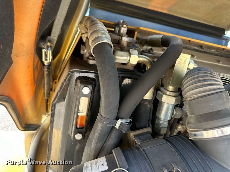 image for item DV2787 2003 John Deere 304H wheel loader